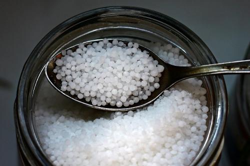 Мочевина для хризантем. Карбамид (мочевина)