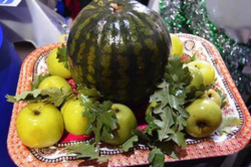 Как долго хранится засолка арбузов в бочке