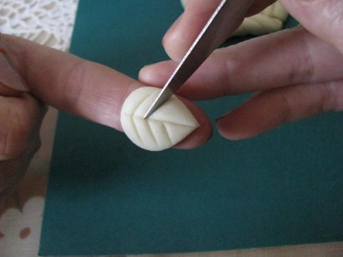 Смакните вкус и аромат: корзина с грибами из соленого теста 15