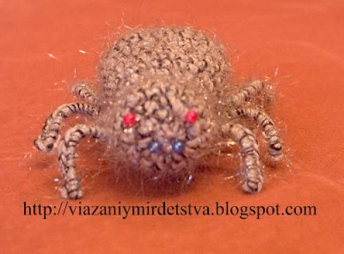 Схема паук спицами. Простая паутина и паук амигуруми крючком. Описание. Фото.