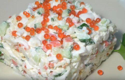 Салат с красной икрой и крабовым мясом. Салат с красной икрой и крабовыми палочками. 6 очень вкусных рецептов