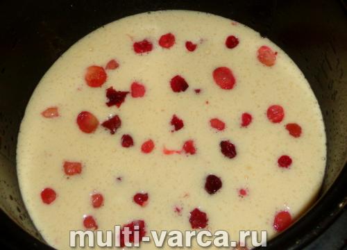 Пирог клюквенный в мультиварке. Пирог с клюквой в мультиварке 06 Пирог клюквенный в мультиварке. Пирог с клюквой в мультиварке 06