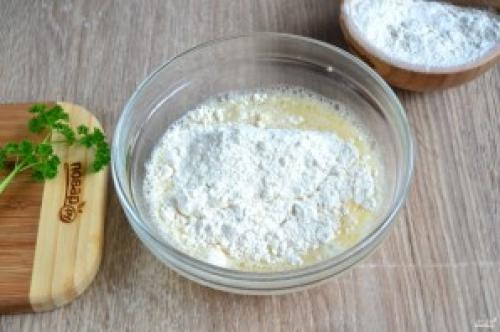 Тесто для чебуреков на воде с яйцом. Чебуреки классические