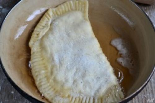 Тесто для чебуреков на воде с яйцом. Чебуреки классические