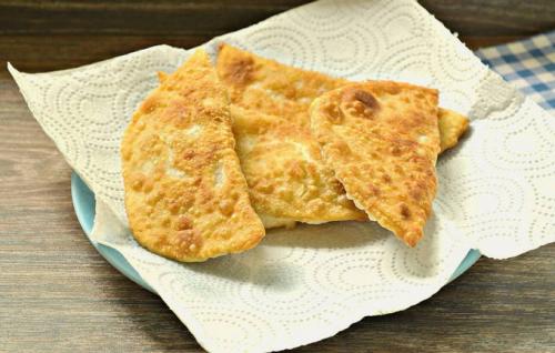 Тесто для чебуреков на холодной воде. Тесто на воде для чебуреков с мясом