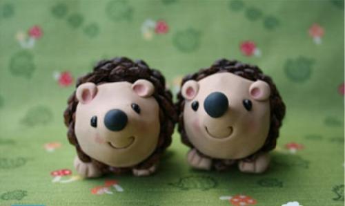 Поделки из шишек и кленовых листьев. Поделки из шишек, листьев, семян, соломки 15 Поделки из шишек и кленовых листьев. Поделки из шишек, листьев, семян, соломки 15