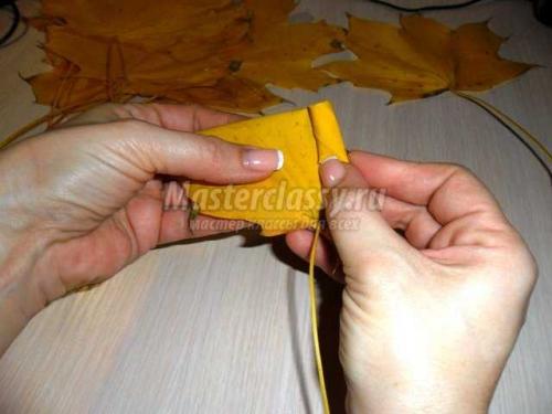 Стилизация розы из листьев: идеальный осенний букет 15