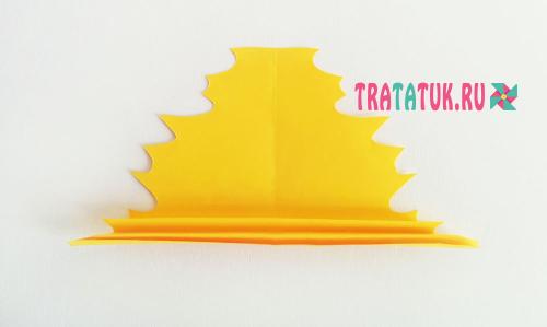 Как склеивать листья, чтобы они держались вместе. 1 вариант. Кленовый лист из бумаги гармошкой