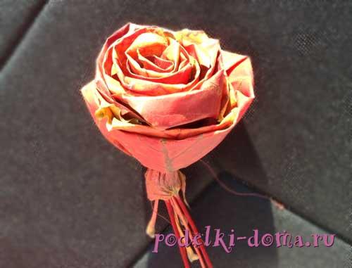 Как можно сделать розочки из кленовых листьев самостоятельно