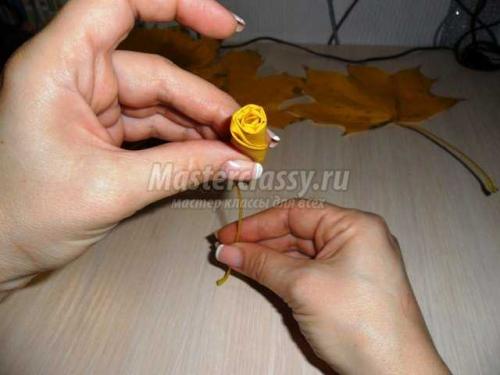 Стилизация розы из листьев: идеальный осенний букет 05