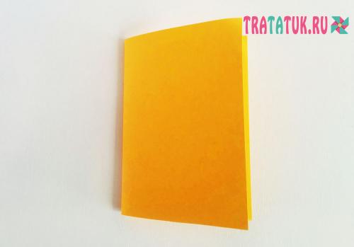 Как склеивать листья, чтобы они держались вместе. 1 вариант. Кленовый лист из бумаги гармошкой