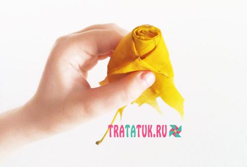 Можно ли создать розу из кленовых листьев в разных цветах. Розы из кленовых листьев своими руками: пошагово с фото