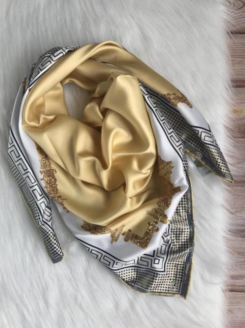 Топ из платка 2021. Модные шелковые платки 2021