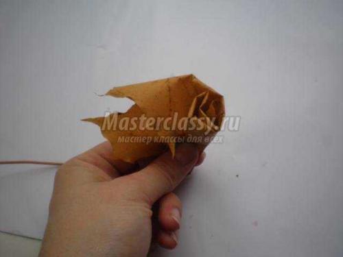 Стилизация осени: создание осеннего букета из кленовых листьев 10