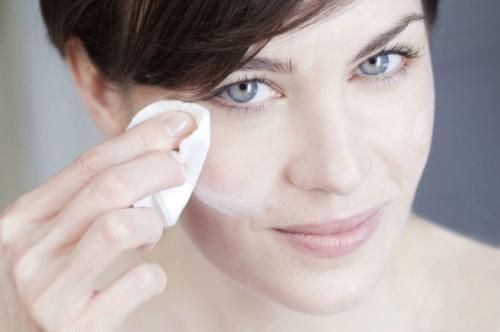 Как убрать морщины под глазами в домашних условиях. Чем стереть морщинки у глаз? Комплекс упражнений по фейсфитнесу 02