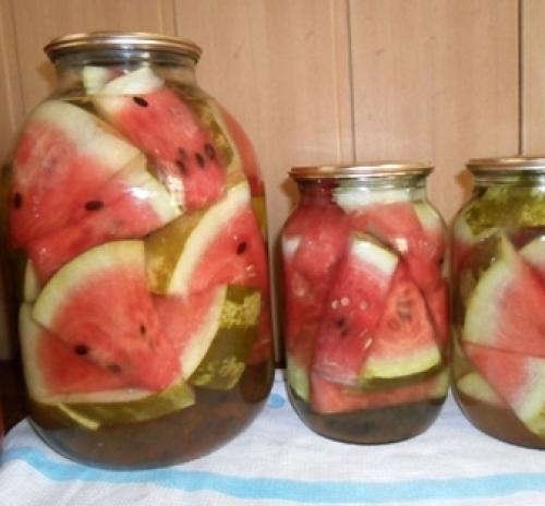 Какие ингредиенты нужны для приготовления соленых арбузов в кастрюле. Соленые арбузы