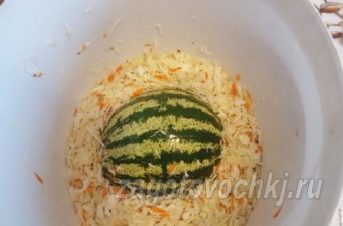 Рецепт арбуз моченый. Квашенные с горчицей ломтики арбузов в трехлитровой банке, острые и резкие 20