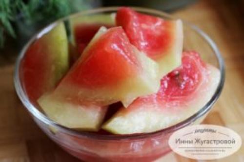 Рецепт арбуз моченый. Квашенные с горчицей ломтики арбузов в трехлитровой банке, острые и резкие