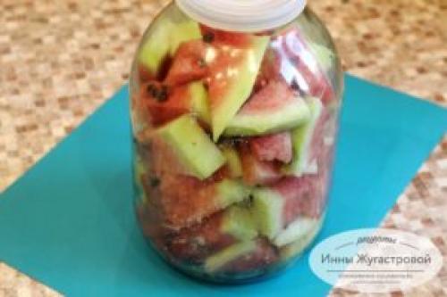 Рецепт арбуз моченый. Квашенные с горчицей ломтики арбузов в трехлитровой банке, острые и резкие