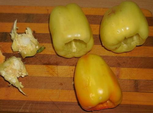 Перец маринованный с чесноком. Перец целиком в маринаде с растительным маслом на зиму