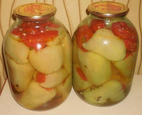 Перец маринованный с чесноком. Перец целиком в маринаде с растительным маслом на зиму