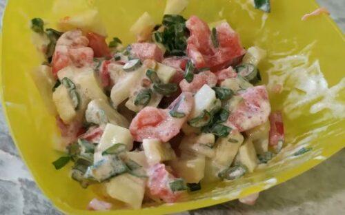 Как можно приготовить салат из огурцов и помидоров, если нет свежих огурцов. Салат из помидоров и огурцов. 18 самых простых и вкусных рецептов приготовления