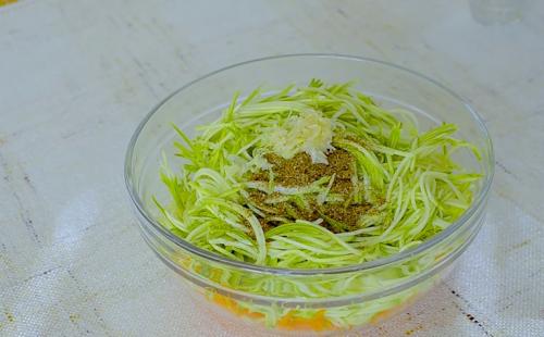 Какие ингредиенты можно добавить в салат из кабачков и красного лука, чтобы сделать его более питательным. Салат из свежих кабачков по-корейски — кушайте сразу!