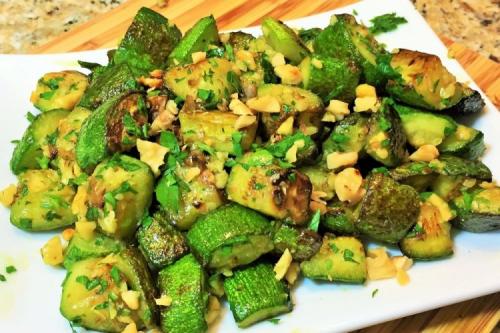 Какие виды масла можно использовать для приготовления салата из кабачков и красного лука. 20 летних салатов из кабачков для тех, кто любит вкусно поесть