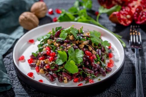 Какие блюда можно подавать с салатом из фасоли на зиму. 20 блюд из фасоли, которые готовятся проще простого