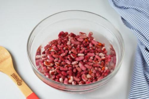 Можно ли добавить мясо или рыбу в салат из фасоли на зиму с томатной пастой. Фасоль в томате на зиму