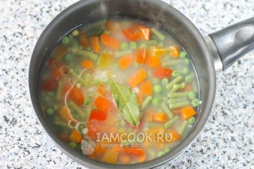 Вкусный и полезный: овощной салат с рисом на зиму 12