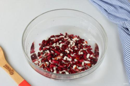 Можно ли добавить мясо или рыбу в салат из фасоли на зиму с томатной пастой. Фасоль в томате на зиму