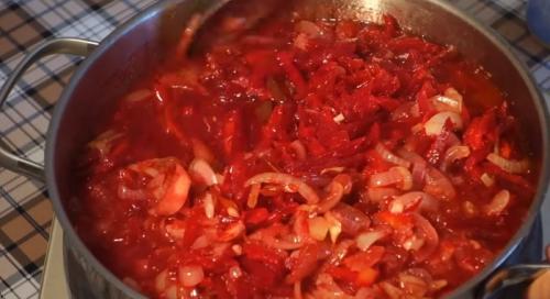 Заправка для борща на зиму из помидор и перца и моркови. Заправка для борща на зиму в банках с томатной пастой