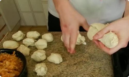 Пирожки тающие во рту рецепт. Пирожки с капустой из дрожжевого теста, нежные, как пух, тающие во рту