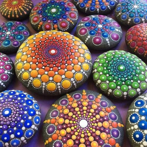 Разрисованные камни. Рисунки на камнях — пошаговая инструкция росписи по камню для начинающих