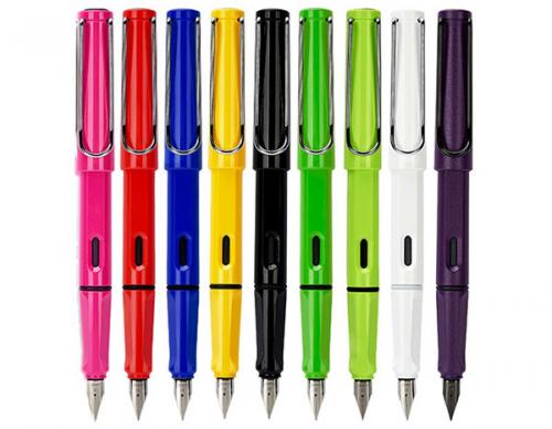 Как собрать пенал для школы. Часть 1 Часть 1 из 2: Соберите школьный пенал 05