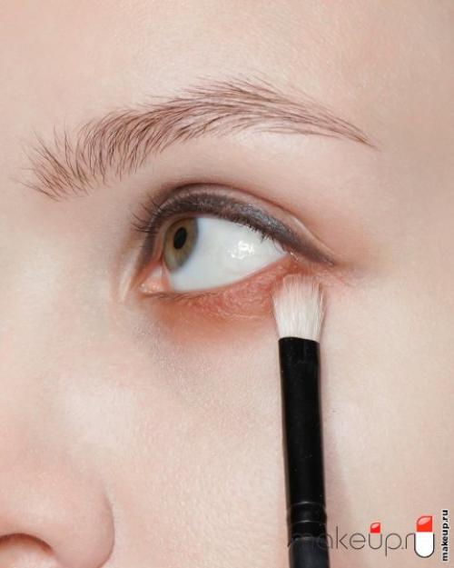 Какие особенности у корейских помад, теней и румян. Как сделать корейский макияж русской девушке: пошаговая инструкция