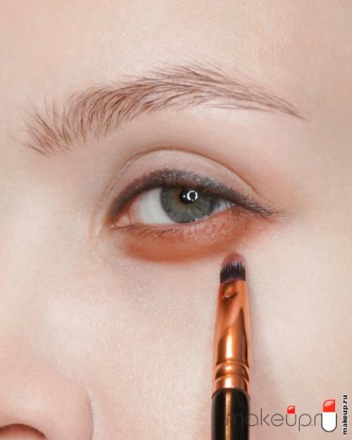 Какие особенности у корейских помад, теней и румян. Как сделать корейский макияж русской девушке: пошаговая инструкция