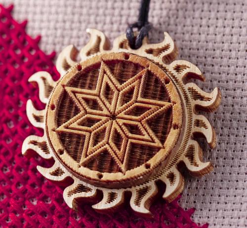 Какие материалы лучше всего подходят для создания оберега. Материал славянских оберегов. Какой выбрать?