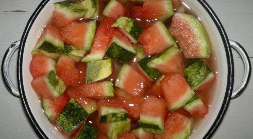 Арбузы соленые дольками. Как посолить арбузы в кастрюле 17 Арбузы соленые дольками. Как посолить арбузы в кастрюле 17