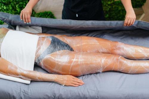 Таблица сравнения холодных и горячих антицеллюлитных обертываний Таблица сравнения холодных и горячих антицеллюлитных обертываний